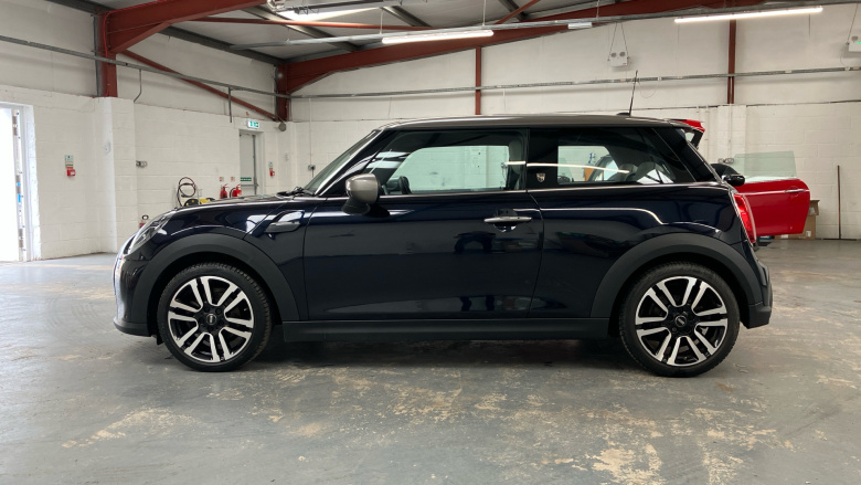 MINI Hatchback 1.5 Cooper Exclusive 3dr Auto Petrol Hatchback